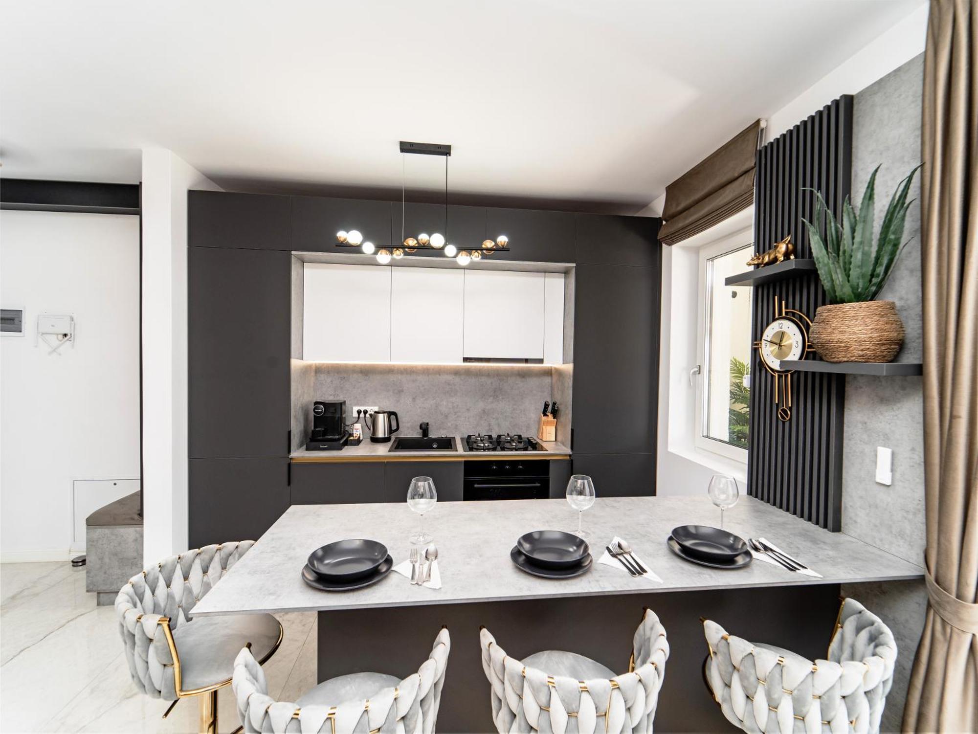 Fashion Stay-Valentino Apartment - By Openhouse Giroc Exterior foto